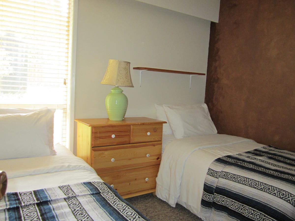 The Surf Lodge And Pub Gabriola Bagian luar foto
