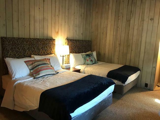The Surf Lodge And Pub Gabriola Bagian luar foto